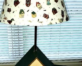 Birdhouse lamp