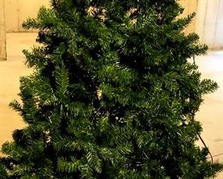 Lighted Christmas tree & skirt
