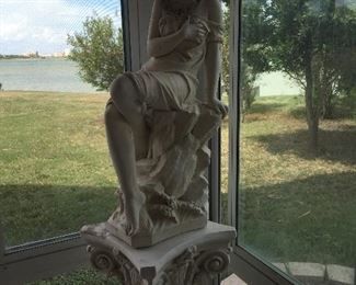 Venus di' Milo Full Size Statue Beautiful Indoors or Out She Comes With The Pedestal