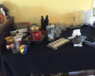 Assorted Kitchen Items