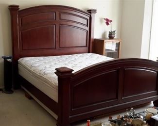 King Size Sealy Posturepedic Signature Pillow top Mattress and Box Springs! Very Clean. Kingsize four post head and foot board with side rails!