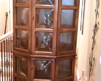 Unique 15 pane bubble glass curio