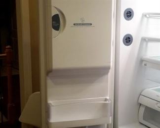 Kenmore Elite Refrigerator side by side french doors with freezer on bottom and ice/water dispenser. Model 795.77562600