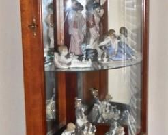 BEAUTIFUL CURVED GLASS DISPLAY CABINET