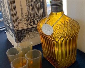 Rye Decanter w/ 4 Shooters