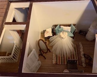 Huge Amazing Dollhouse 22x35x68in approx HxWxD