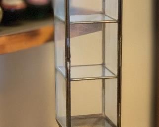 Table Top Glass Display AS-IS