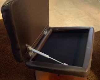 Benchmade Ottoman faux Leather 17x19x17in HxWxD