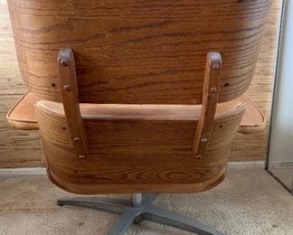 Vintage Plycraft Eames Lounge Chair w/ Ottoman 33x33x33in HxWxD