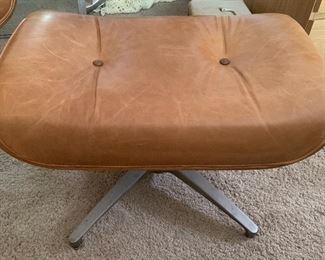 Vintage Plycraft Eames Lounge Chair w/ Ottoman 33x33x33in HxWxD