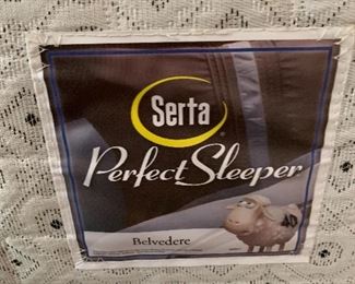 Queen Bed Serta Perfect Sleeper Belvedere Mattress/Box spring/Frame 25x60x78in HxWxD
