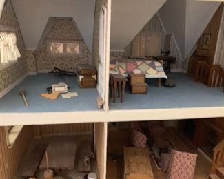Custom Doll House 26x26x17inH