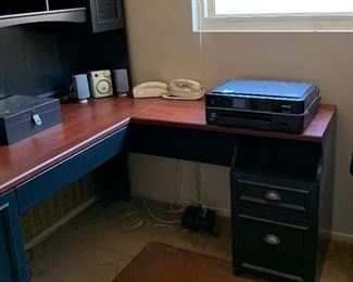 Country L Shaped Work Desk 69x60x60in