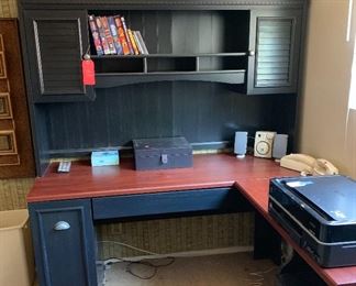 Country L Shaped Work Desk 69x60x60in