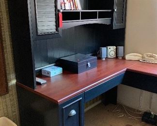 Country L Shaped Work Desk 69x60x60in