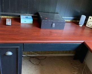 Country L Shaped Work Desk 69x60x60in