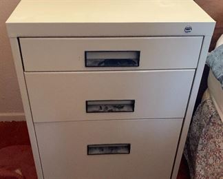 Locking Metal File Cabinet 25x16x18in HxWxD