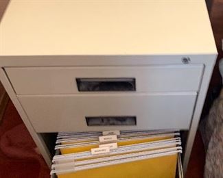 Locking Metal File Cabinet 25x16x18in HxWxD