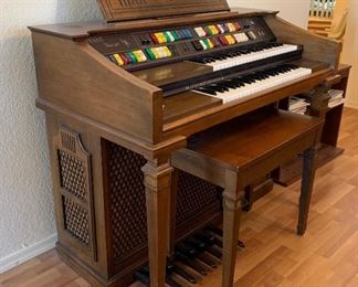 Lowrey Magic Genie 98 Organ 38x46x24in HxWxD