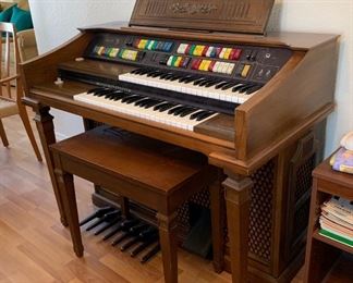 Lowrey Magic Genie 98 Organ 38x46x24in HxWxD