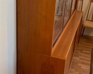 Copenhagen Danish Modern Teak Hutch Buffet Sideboard China Cabinet 62x73x19.5in HxWxD