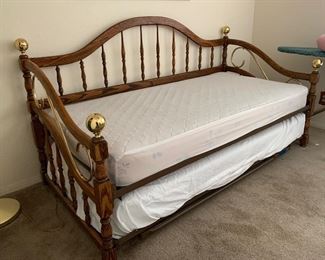 Oak Framed Trundle Bed 44x81X41 HxWxD