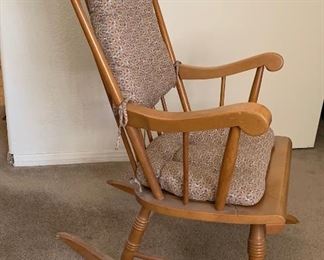 Rocking Chair 39X 24X 28 HxWxD
