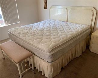 King Pillow Top Bed; Mattress & Frame 49x74x80in HxWxD