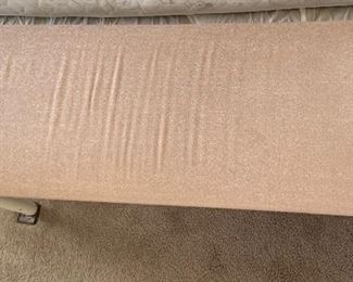 Metal frame padded bench 18x41x15in HxWxD