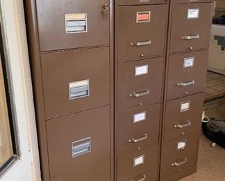 Schwab Fire Rated File Cabinet/Safe 350-1 HR
Devon 4-Drawer File Cabinet Industrial #1
Devon 4-Drawer File Cabinet Industrial #2
