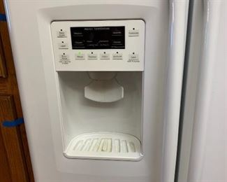 GE Profile 25.3 Cu Ft Side-By-Side Refrigerator PSCF5RGXCFWW 62x36x31in HxWxD