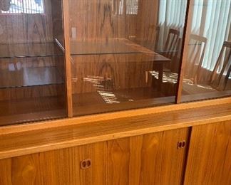 Copenhagen Danish Modern Teak Hutch Buffet Sideboard China Cabinet 62x73x19.5in HxWxD