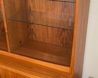 Copenhagen Danish Modern Teak Hutch Buffet Sideboard China Cabinet 62x73x19.5in HxWxD