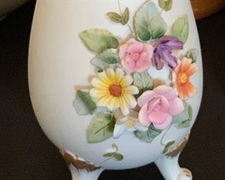 LEFTON China Egg