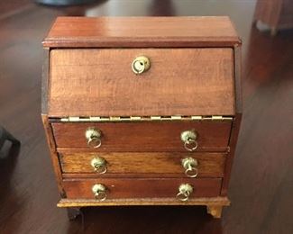 Antique doll furniture, in fabulous condition