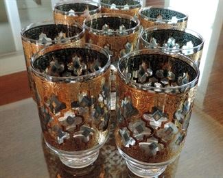 SET OF MID CENTURY DRINKING GLASSES
