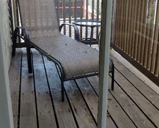 OUTDOOR CHAISE LOUNDE