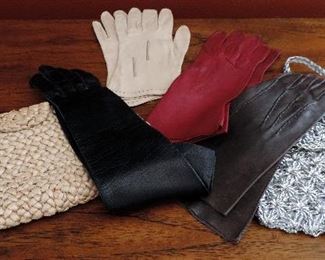 VINTAGE GLOVES AND PURSES