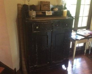 Old black paint jelly coubard 