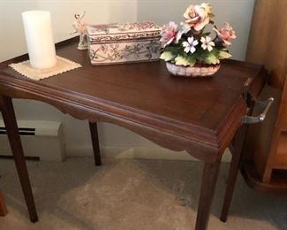 Fold out table stand