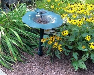 Metal bird bath