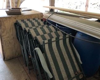 Folding outdoor chairs