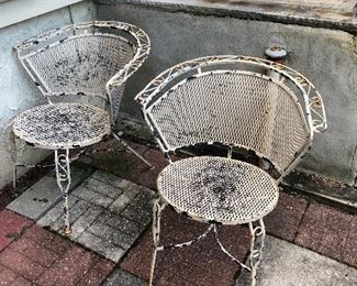 Four chars and table Salterini 