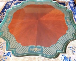 WONDERFUL BAKER COFFEE TABLE WITH ORIENTAL CARPET