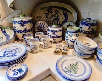 A HUGE COLLECTION OF VINTAGE HADLEY