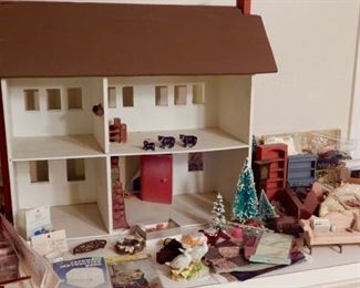 DOLL HOUSES AND MINIATURES
