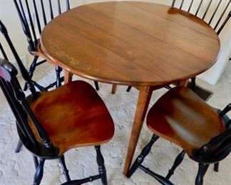 SIGNED HITCHCOCK TABLE AND CHAIRS