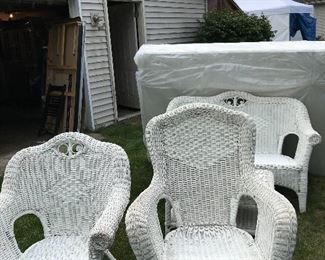 White wicker set