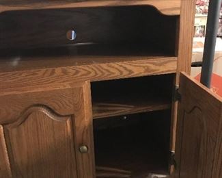 Nice Oak TV stand, great condition