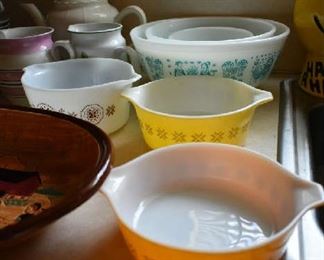 VINTAGE PYREX